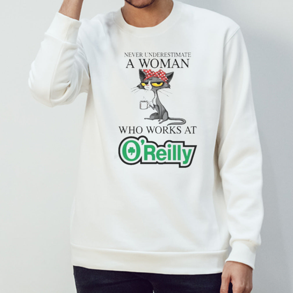 Black Cat Never Underestimate A Woman Who Works At O’REILLY AUTO PARTS Shirt