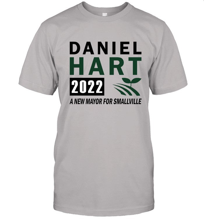Daniel Hart 2022 A New MayÂor For SmalÂlÂville T-Shirt worn by Kyle CushÂing (Erik Valdez) in SuÂper