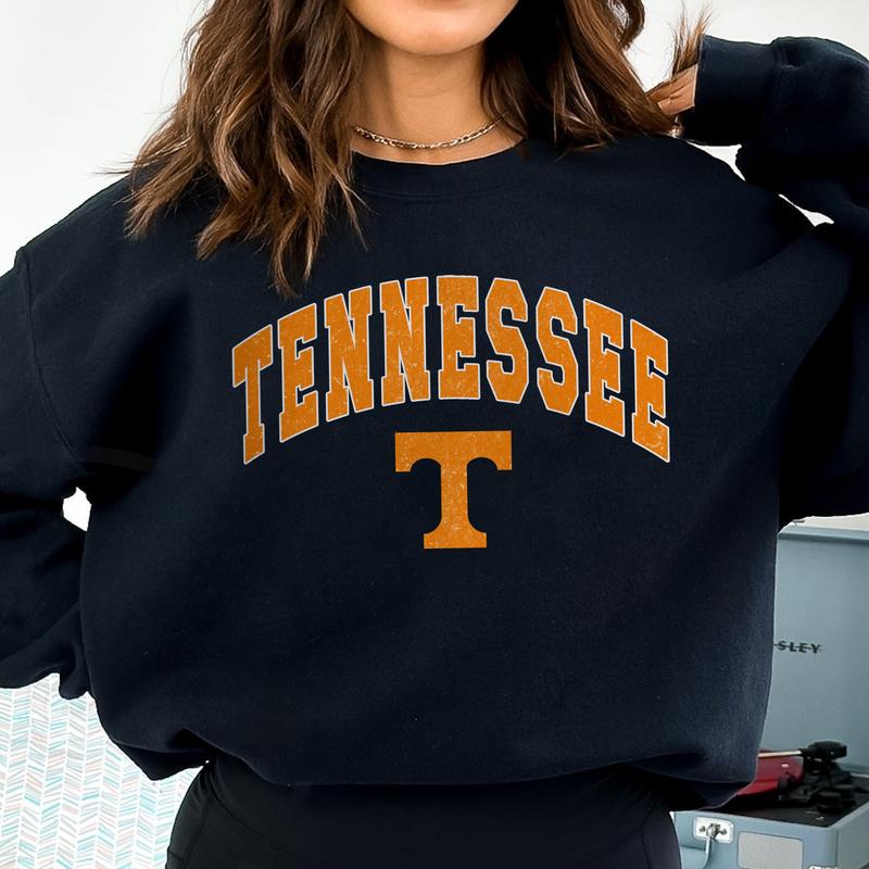 Tennessee Volunteers Vintage NCAA Sweatshirt, Unisex Tennessee Football Shirt, Crewneck Gift for Men and Girls, Cotton Pullover, Classic Sport