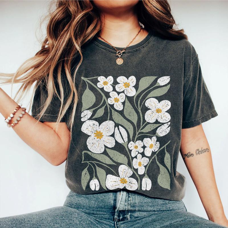 Boho Floral Tshirt, Daisy Shirt, WildFlowers Shirt, Retro Wild Flower Tshirt, Comfort Shirts for Women, Vintage Botanical Tee For Her, Retro Floral Na