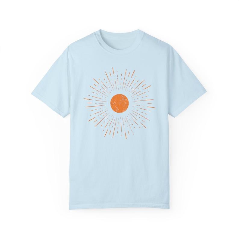 Vintage Minimalistic Sunburst T-shirt, vintage t shirt, women T-shirt, Unisex T-shirt all size S to 3XL Top Womenswear