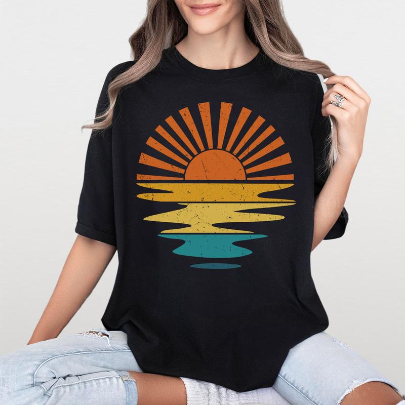 Sunset Shirt, Summer Shirt, Sun Shirt, Retro Sunshine Shirt, Sun Rays Tee, Beachy Vibes Tee, Comfort Shirt for Women, Beach TShirt, Summer Vacation TShirts, Retro Summer Time, Sunsets Tee, Matching Beach TShirt, Girls Trip Tee, Gift for Friend Women Top