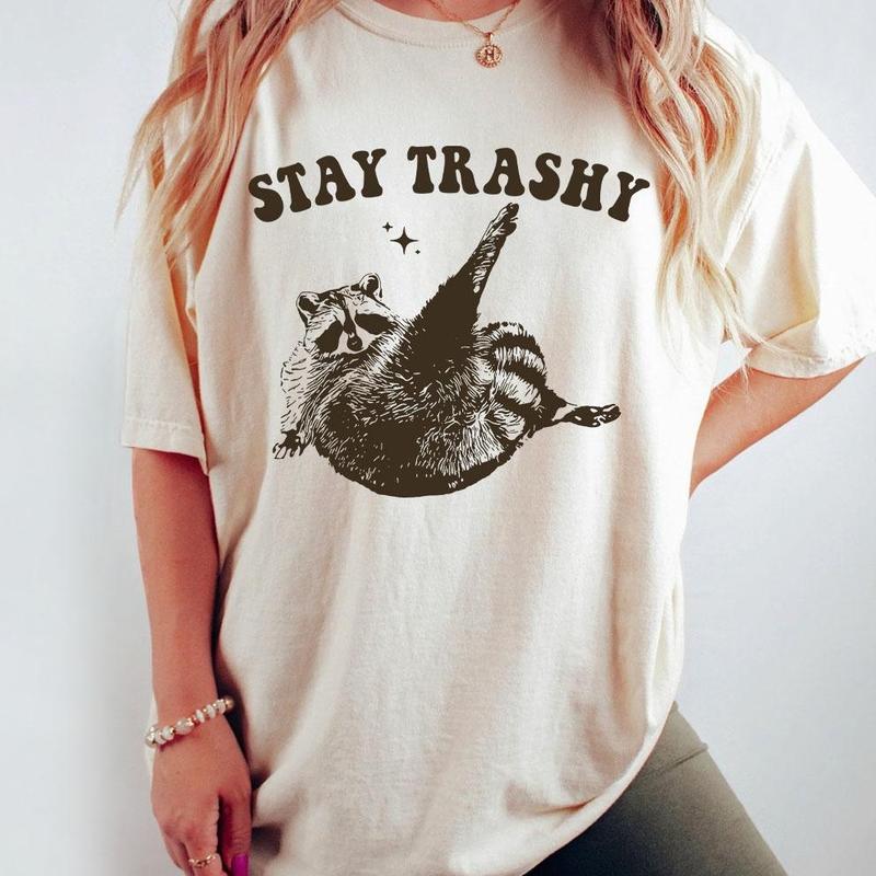 Stay Trashy Raccoon Graphic T-Shirt, Retro Unisex Adult T Shirt, Vintage Raccoon T-Shirt, Nostalgia Shirt, Relaxed Cotton Tees, Raccoon Lover Tee, Str