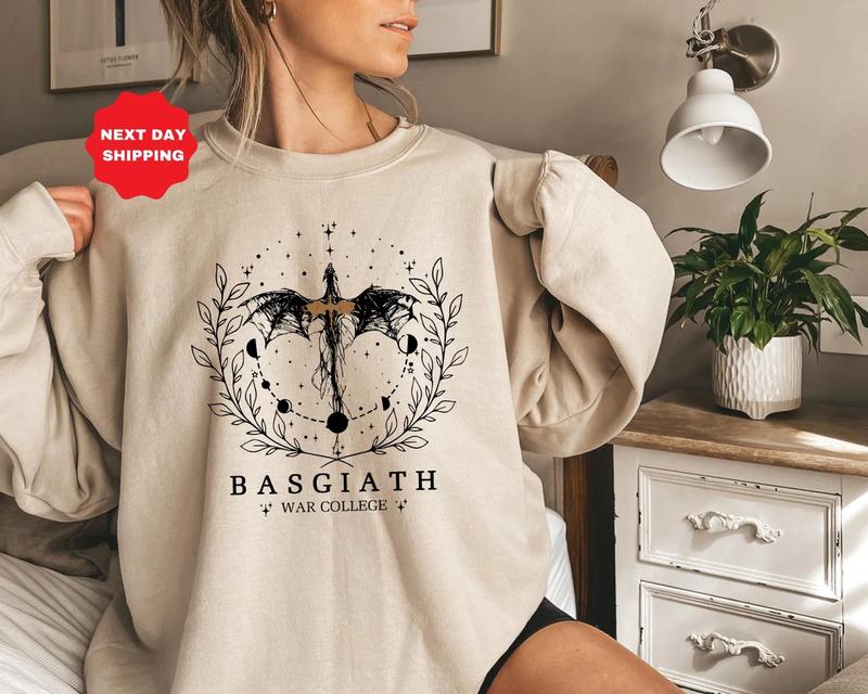 Fourth Wing Sweatshirt, Basgiath War College T-Shirt Hoodie, Dragon Rider, Violet Sorrengail, Xaden Riorson, Riders Quadrant, Fourth Wing Merch