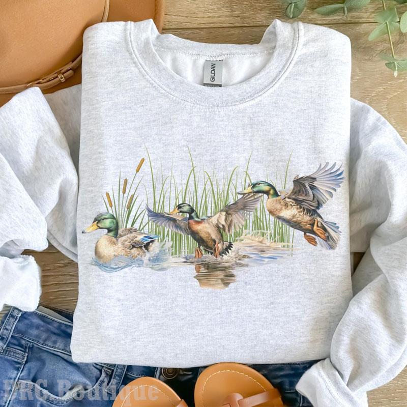 Retro Duck Mallard Scene Sweatshirt, 90s Nostalgia Animal Outfit Gift For Women's Shirt, Outdoor Wear Crewneck Cotton Fit