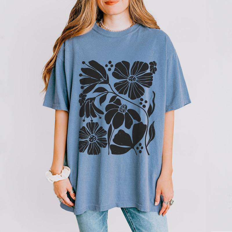WildFlowers Shirt, Wild Flower Tshirt, Comfort Shirts for Women, Boho Floral Shirt for Her, Vintage Botanical Tee, Gifts For Her, Pastel Floral Nature T-Shirt, Flowers Lover Shirt, Garden Lover Tee, Ladies Shirts, Gifts for Women, Gift for Mom, Women Top