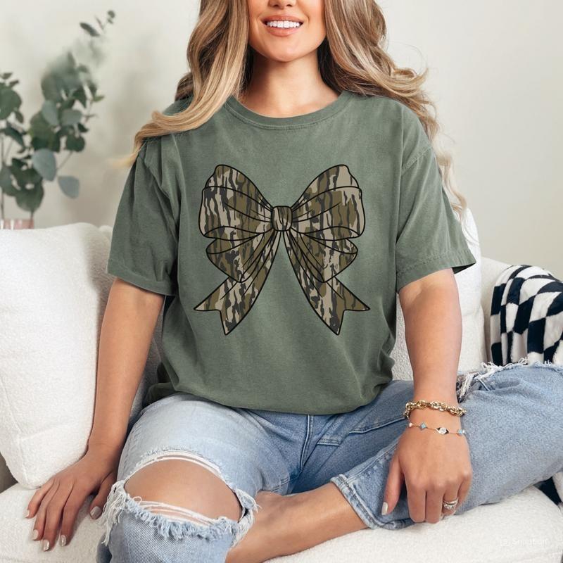 Coquette Camo Bow Sweatshirt T-Shirt Hoodie, Camo Coquette Bow Duck Hunting Sweatshirt, Bottomland Camo Shirt, Camouflage Shirts, Camo Girls Shirt, Wo