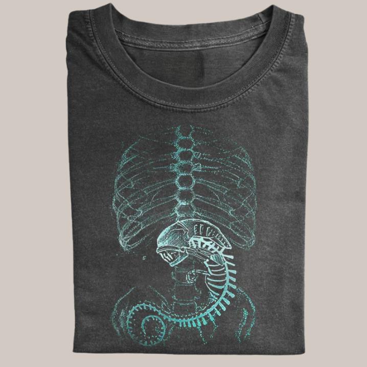 Alien 1979 Vintage Tee, Alien T-Shirt, Horror Movie Shirt, Funny Halloween Shirt, Unisex Shirt Menswear Womenswear Streetwear